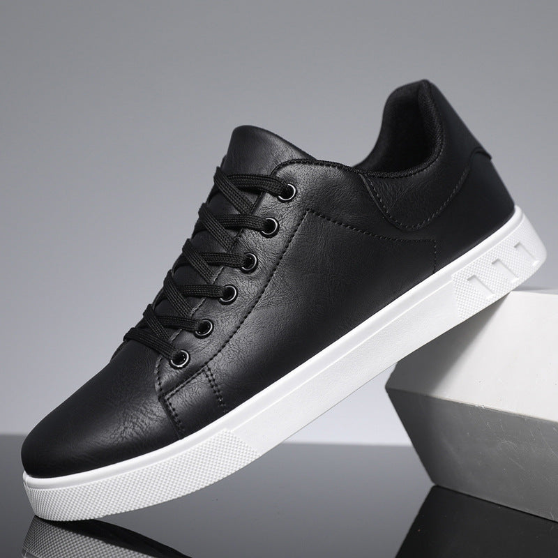 Men’s black lace-up casual sneakers