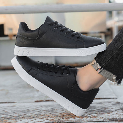 Men’s breathable casual sneakers with mesh lining
