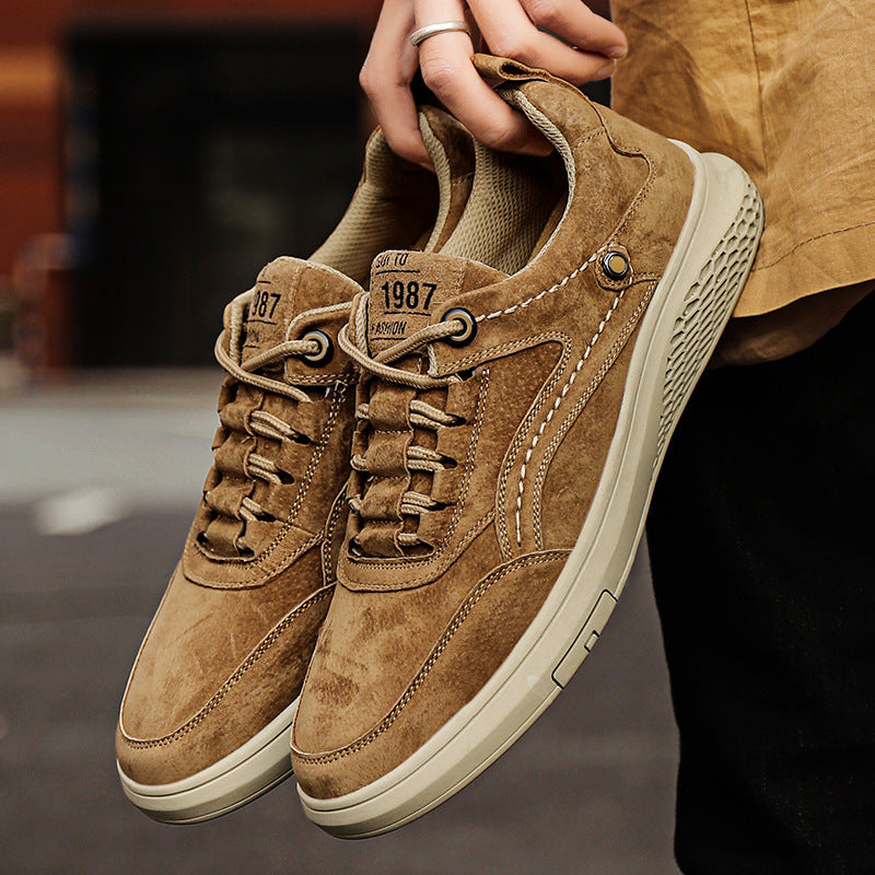 Men’s nubuck casual sneakers with lace-up design